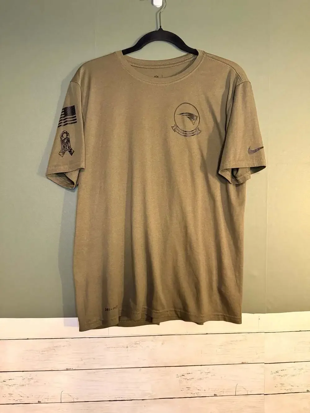 Nike NFL New England Patriots Salute to Service Dri-FIT Shirt Mens Large Green